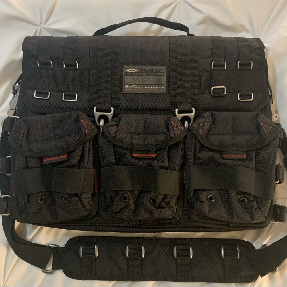 Oakley SI laptop bag.